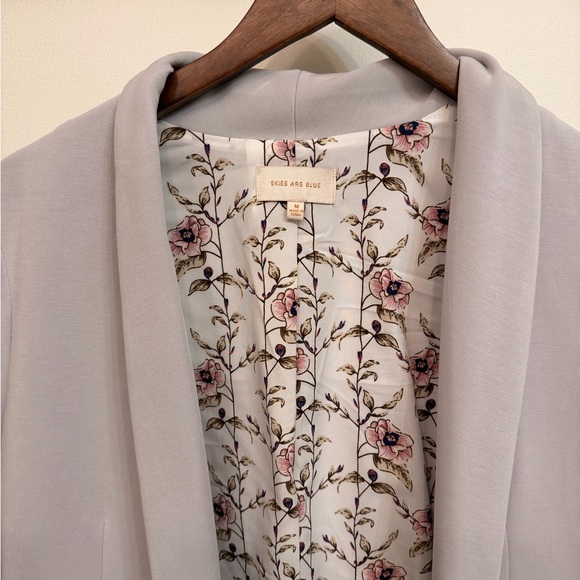 Skies are Blue Light Gray Blazer with Floral Lining - Picture 2 of 9